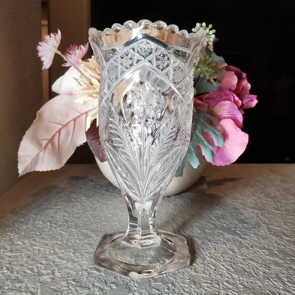 Vintage Clear Crystal Floral Tulip Vase